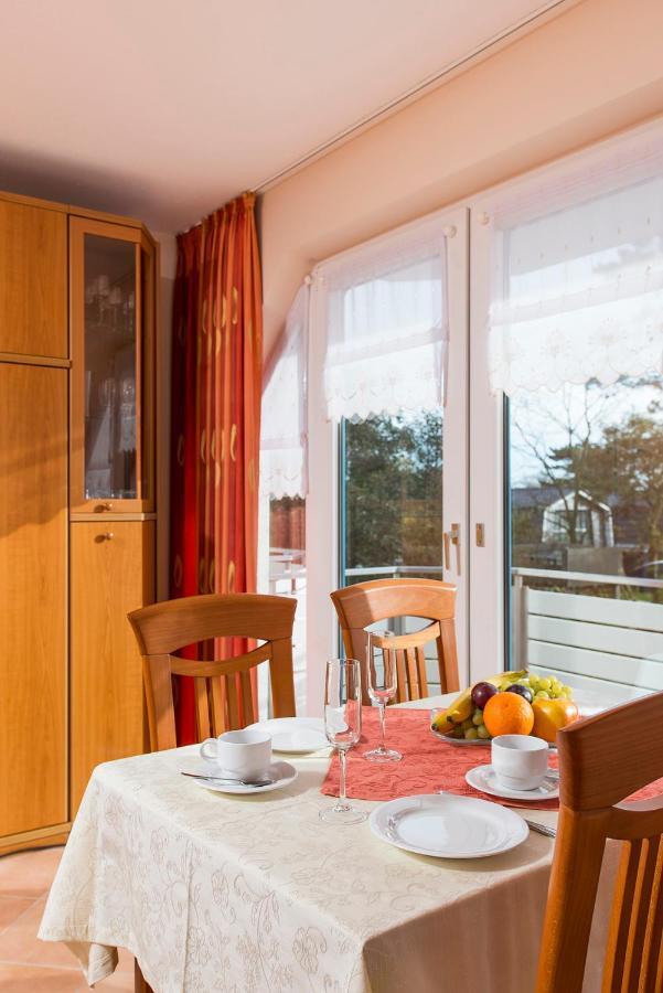 Haus Duenenglueck Whg. 23, Teilseesicht 쿡스하펜 외부 사진