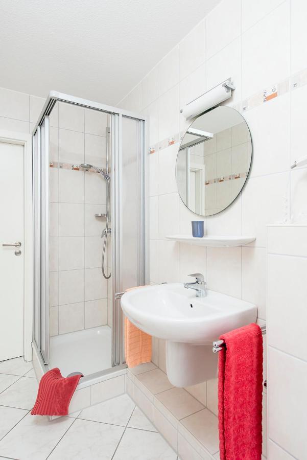 Haus Duenenglueck Whg. 23, Teilseesicht 쿡스하펜 외부 사진